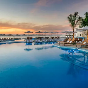 https://playacar-palace.quintano-roohotels.com